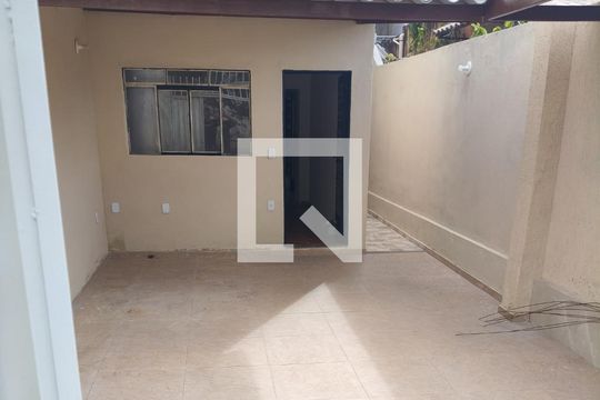 Garagem de casa à venda com 1 quarto, 100m² em Jardim Laguna, Contagem