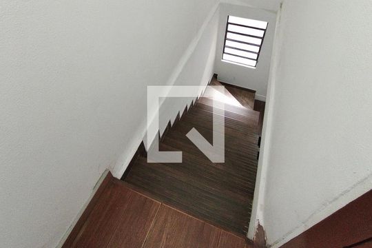 Escada de casa à venda com 1 quarto, 100m² em Jardim Laguna, Contagem