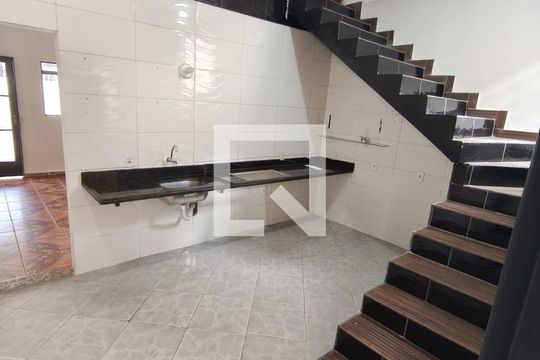 Cozinha de casa à venda com 1 quarto, 100m² em Jardim Laguna, Contagem
