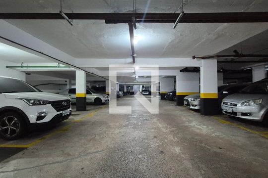 Garagem de apartamento para alugar com 3 quartos, 70m² em Vila Assunção , Santo André