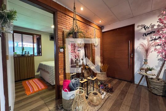Sala de casa à venda com 2 quartos, 80m² em Feitoria, São Leopoldo