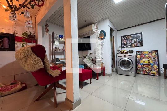 Cozinha de casa à venda com 2 quartos, 80m² em Feitoria, São Leopoldo