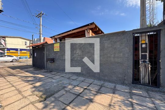 Fachada de casa à venda com 2 quartos, 80m² em Feitoria, São Leopoldo