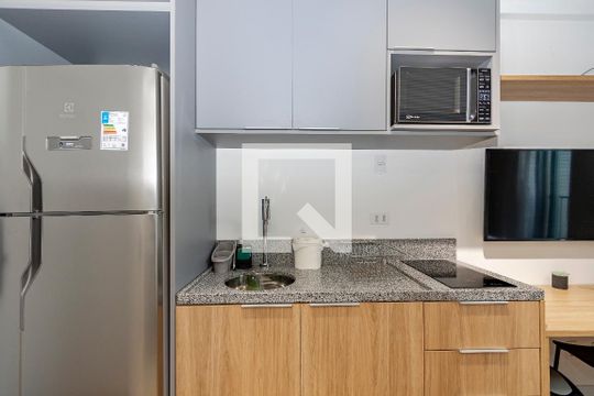 Studio de kitnet/studio para alugar com 1 quarto, 30m² em Santo Amaro, São Paulo