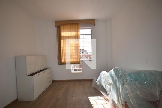 Apartamento para alugar com 2 quartos, 50m² em Vila Valqueire, Rio de Janeiro