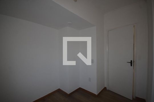 Quarto 1 de apartamento para alugar com 2 quartos, 50m² em Vila Valqueire, Rio de Janeiro