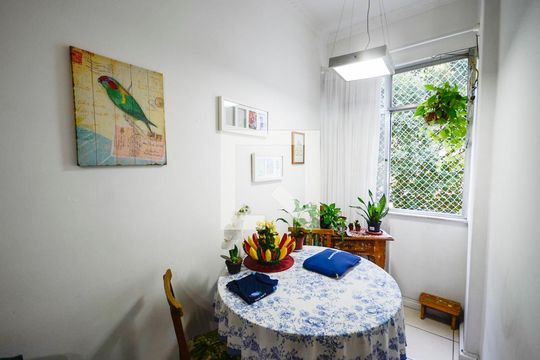 Sala de apartamento à venda com 2 quartos, 70m² em Grajaú, Rio de Janeiro