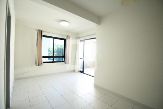 Sala de apartamento para alugar com 2 quartos, 80m² em Ondina, Salvador