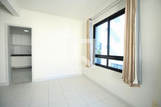 Sala de apartamento para alugar com 2 quartos, 80m² em Ondina, Salvador