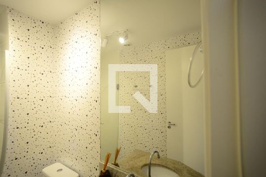 Banheiro  de apartamento para alugar com 2 quartos, 37m² em Liberdade, São Paulo
