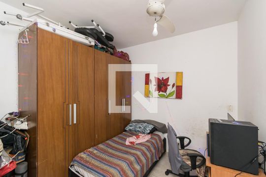 Quarto  de apartamento para alugar com 2 quartos, 51m² em Brás de Pina, Rio de Janeiro