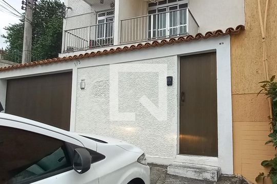 Fachada de apartamento para alugar com 2 quartos, 51m² em Brás de Pina, Rio de Janeiro