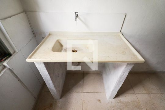 Cozinha de kitnet/studio para alugar com 1 quarto, 18m² em Santana, São Paulo