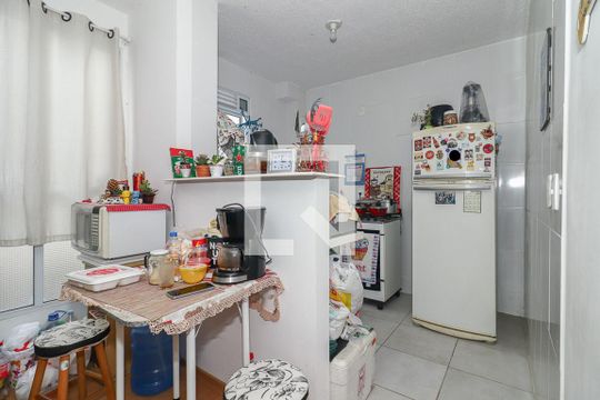 Cozinha de apartamento à venda com 2 quartos, 47m² em Chácara das Pedras, Porto Alegre