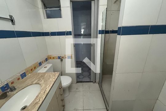 Banheiro de casa para alugar com 1 quarto, 80m² em Encantado, Rio de Janeiro
