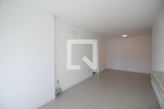 Sala de apartamento para alugar com 2 quartos, 82m² em Camorim, Rio de Janeiro
