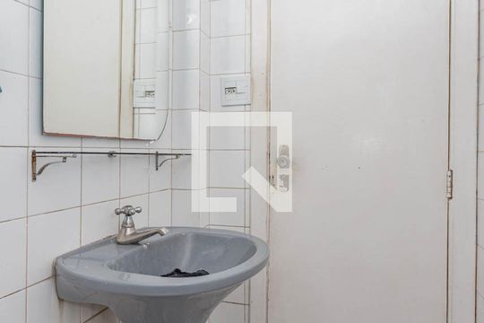 Banheiro de apartamento à venda com 2 quartos, 57m² em Aclimação, São Paulo