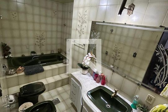 Banheiro Suite de casa à venda com 3 quartos, 180m² em Vila Cloris, Belo Horizonte