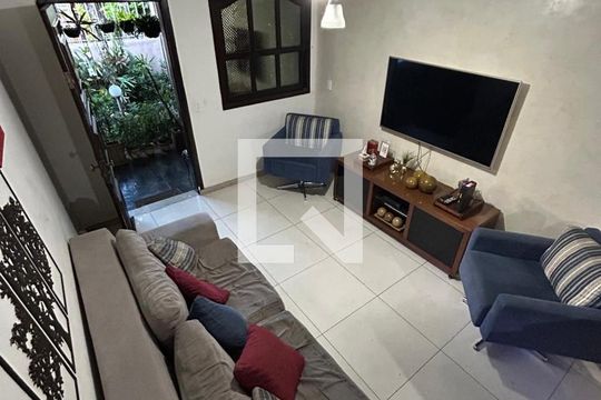 Sala de casa à venda com 3 quartos, 180m² em Vila Cloris, Belo Horizonte