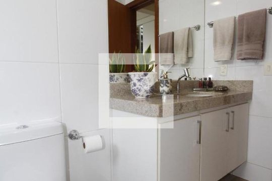 Banheiro Social de apartamento à venda com 4 quartos, 144m² em Buritis, Belo Horizonte
