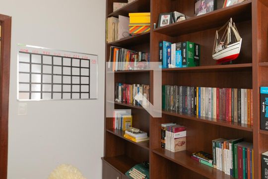 Escritório de casa para alugar com 3 quartos, 350m² em Jardim Guanabara, Belo Horizonte