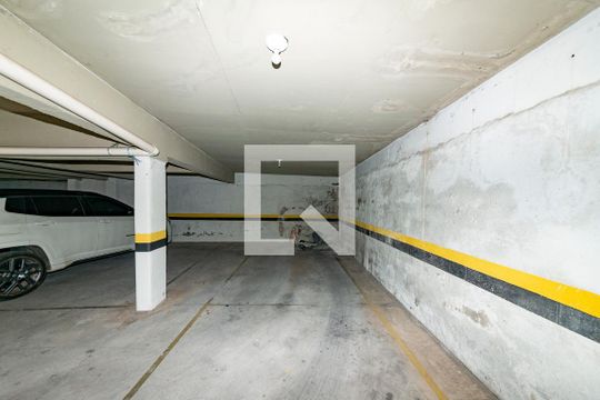 Garagem de apartamento à venda com 3 quartos, 130m² em Padre Eustáquio, Belo Horizonte