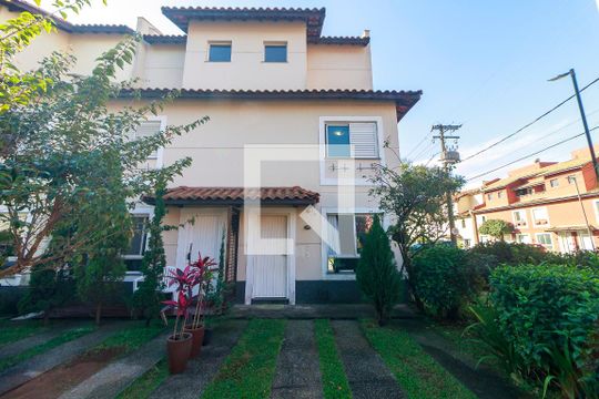 Fachada de casa de condomínio à venda com 3 quartos, 127m² em Jardim São Luís, São Paulo
