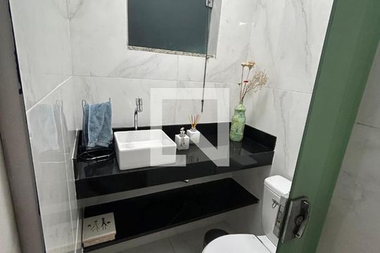 Banheiro de casa à venda com 3 quartos, 98m² em Ribeiro de Abreu, Belo Horizonte