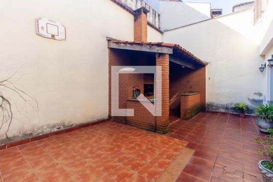 Quintal de casa à venda com 4 quartos, 199m² em Jardim Avelino, São Paulo