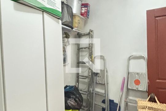 Área de Serviço de casa à venda com 4 quartos, 255m² em Jardim do Estádio, Santo André