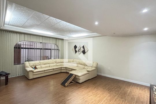Sala de casa à venda com 4 quartos, 255m² em Jardim do Estádio, Santo André