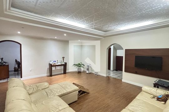 Sala de casa à venda com 4 quartos, 255m² em Jardim do Estádio, Santo André