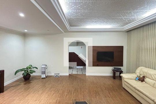 Sala de casa à venda com 4 quartos, 255m² em Jardim do Estádio, Santo André