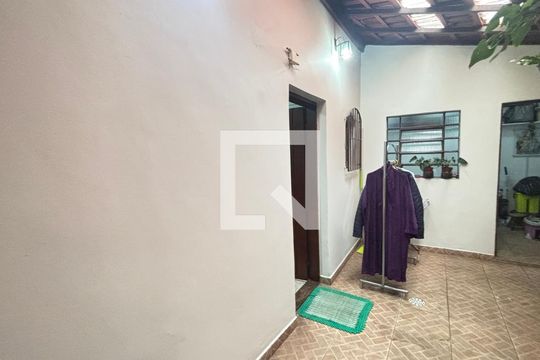 Quintal de casa à venda com 4 quartos, 255m² em Jardim do Estádio, Santo André