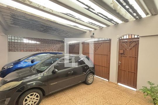 Garagem de casa à venda com 4 quartos, 255m² em Jardim do Estádio, Santo André