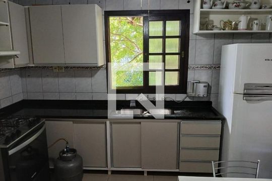 Cozinha de casa para alugar com 4 quartos, 400m² em Morro Santana, Porto Alegre
