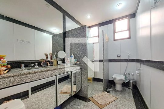 Banheiro  de apartamento à venda com 4 quartos, 187m² em Buritis, Belo Horizonte