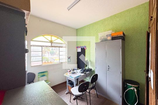 Quarto 1 de casa à venda com 3 quartos, 250m² em Santa Cruz Industrial, Contagem