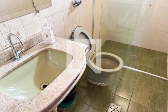 Banheiro de casa à venda com 3 quartos, 250m² em Santa Cruz Industrial, Contagem