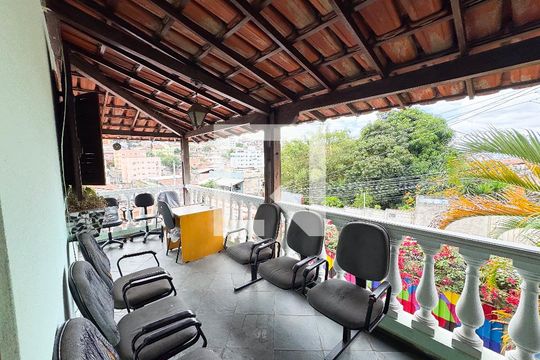 Varanda da Sala de casa à venda com 3 quartos, 250m² em Santa Cruz Industrial, Contagem