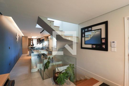 Sala de casa à venda com 3 quartos, 230m² em Vila Mazzei, São Paulo