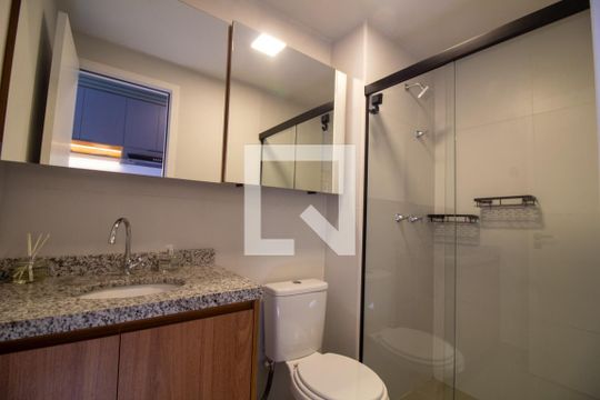 Banheiro Social de kitnet/studio para alugar com 1 quarto, 24m² em Vila Cordeiro, São Paulo