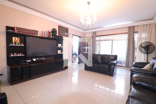 Sala de casa à venda com 3 quartos, 489m² em Vila Valparaíso, Santo André