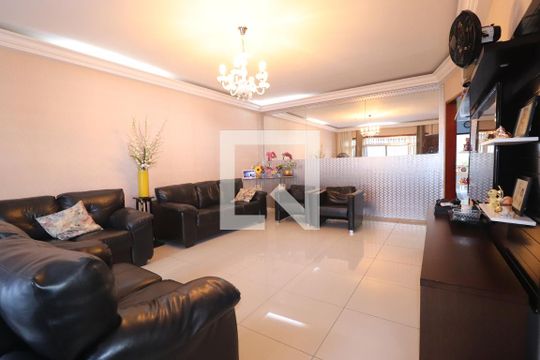 Sala de casa à venda com 3 quartos, 489m² em Vila Valparaíso, Santo André