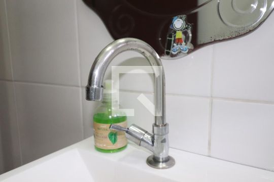 Lavabo 1 de casa à venda com 3 quartos, 489m² em Vila Valparaíso, Santo André