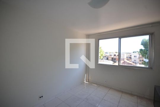 Sala de apartamento para alugar com 2 quartos, 50m² em Inhoaíba, Rio de Janeiro