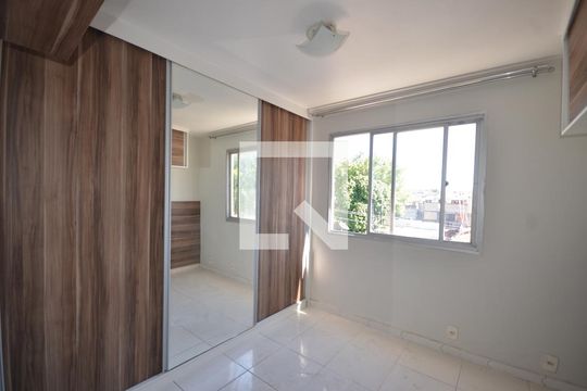 Quarto 2 de apartamento para alugar com 2 quartos, 50m² em Inhoaíba, Rio de Janeiro