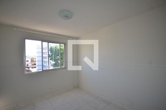 Quarto 1 de apartamento para alugar com 2 quartos, 50m² em Inhoaíba, Rio de Janeiro