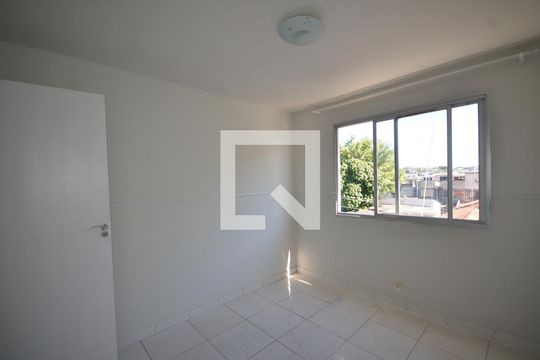 Quarto 1 de apartamento para alugar com 2 quartos, 50m² em Inhoaíba, Rio de Janeiro