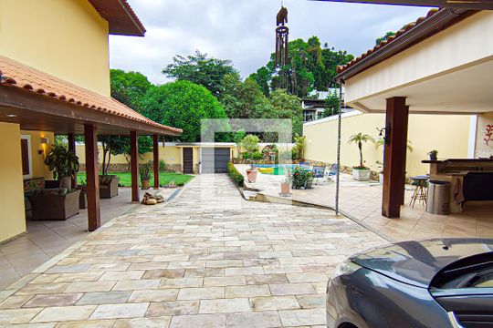 Garagem de casa à venda com 4 quartos, 622m² em Pechincha, Rio de Janeiro